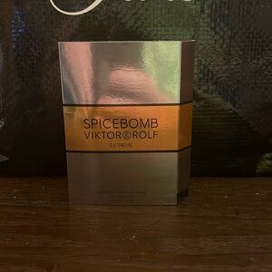 5 for $30 Viktor&Rolf 'Spicebomb' Extreme